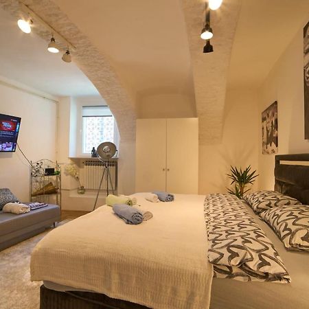 Downtown Secret Apartment Zagabria Esterno foto